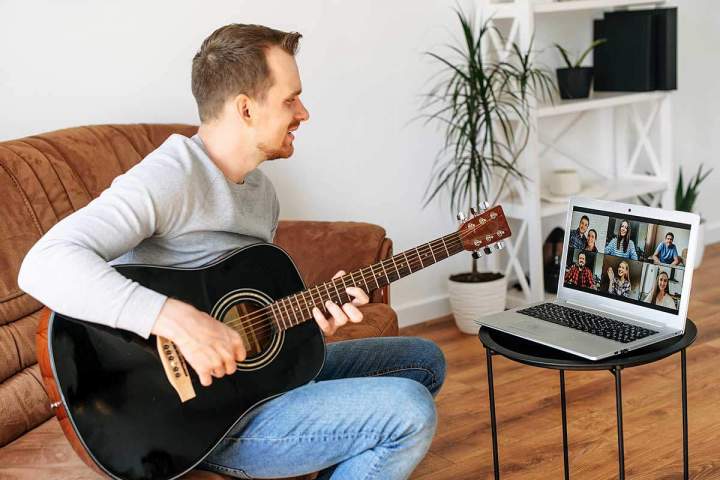 Des cours particuliers de guitare en ligne pour mieux vous.